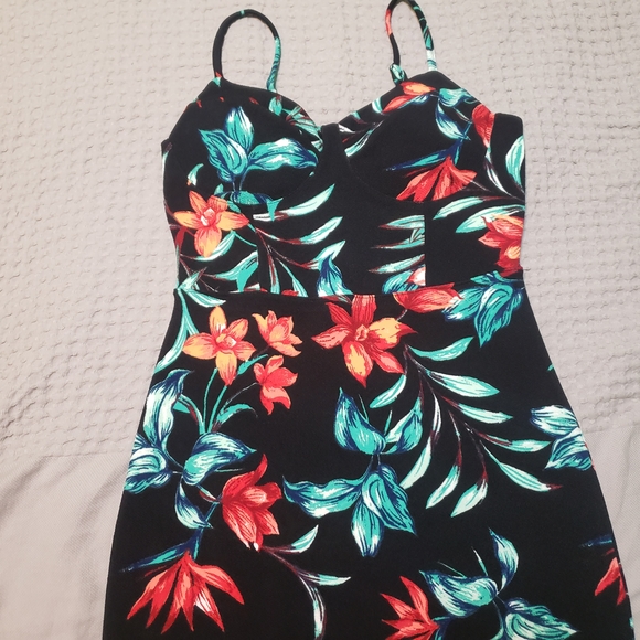 No Boundaries Juniors Tropical Floral Bodycon Midi Dress, Black/Multicolor, Size - Picture 4 of 10